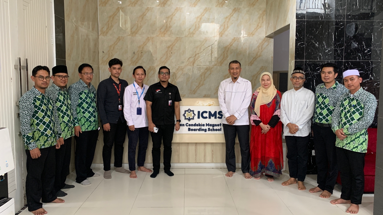 Insan Cendikia Magnet School 2